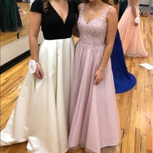 BEAUTIFUL pale pink prom/pageant dress